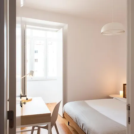 Apartament Amaro Ii - Sleek 2 Bedroom In Alcantara *